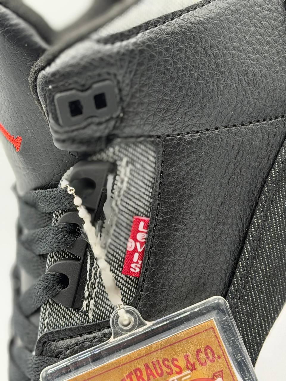 Jordan Air Jordan 3 x Levi's  Negro | Gris
