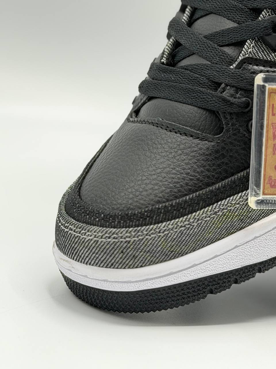Jordan Air Jordan 3 x Levi's  Negro | Gris