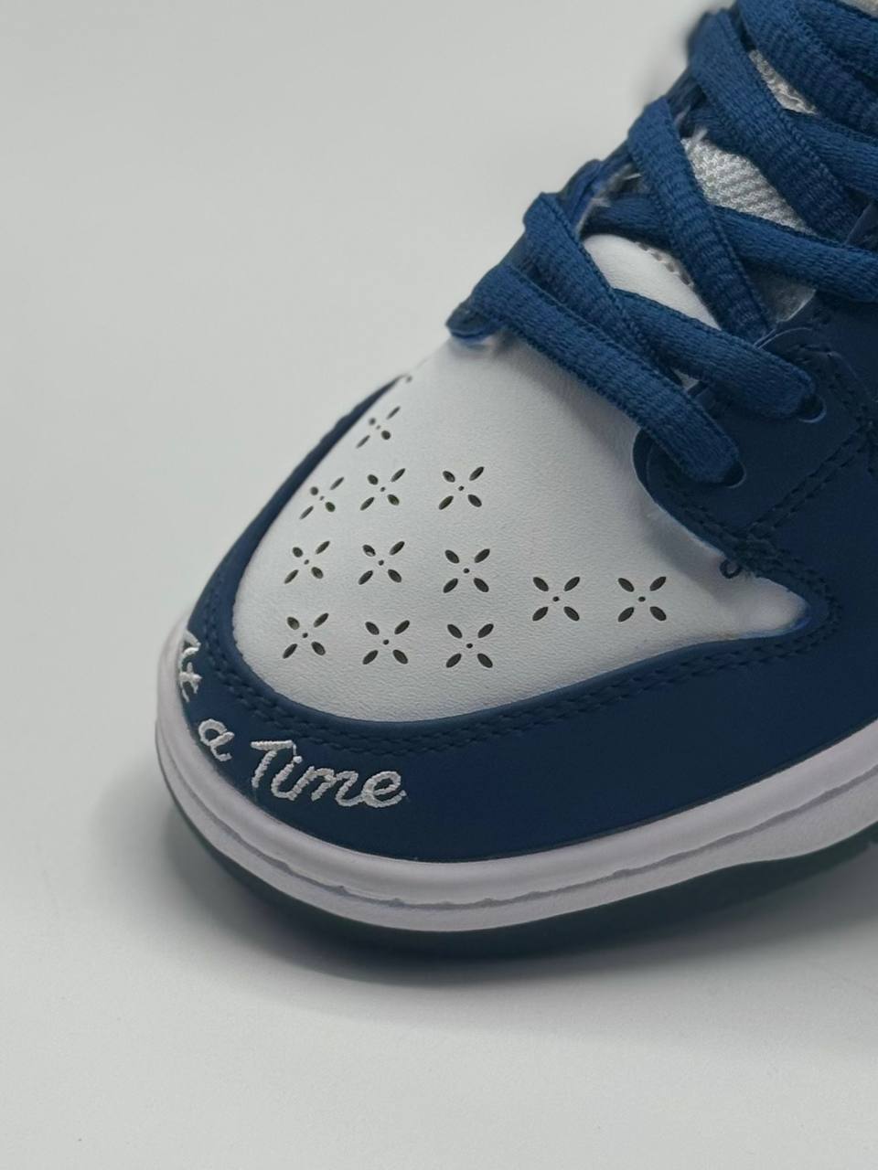 Nike SB Dunk Low “Born X Raised”  | Azul-Blanco |