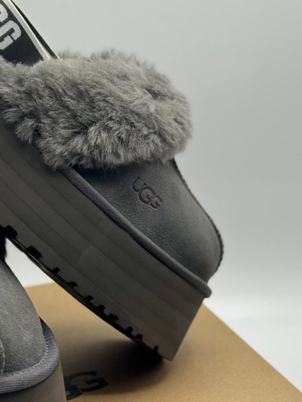 UGG Mules Funkette  | Negro-Gris |