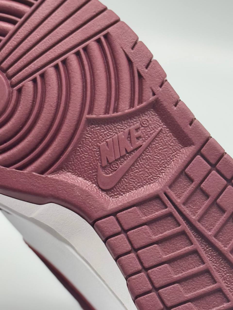Nike Dunk Low “Bordeaux”⁠  | Vinotinto |