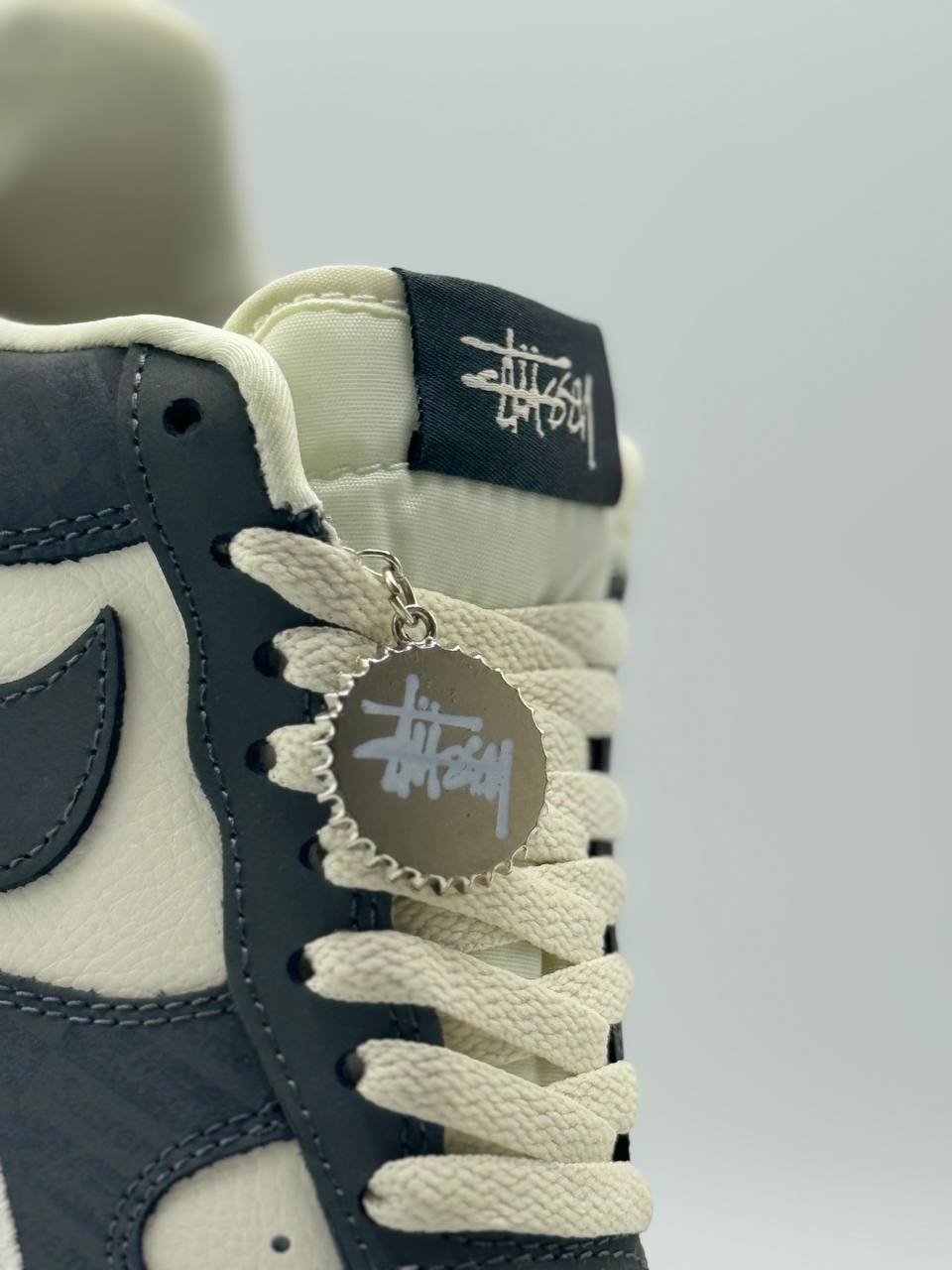 Nike Air Force 1 x Stussy  | Blanco-Gris |