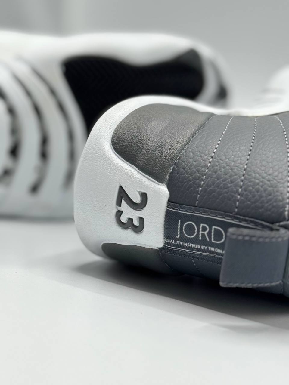 Jordan Air Jordan 12 Retro "Stealth" | Gris-Blanco