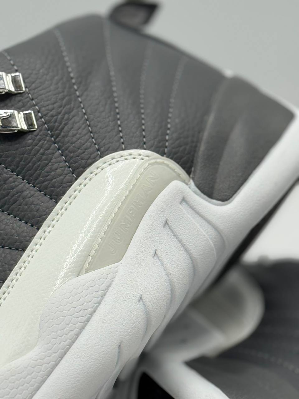 Jordan Air Jordan 12 Retro "Stealth" | Gris-Blanco