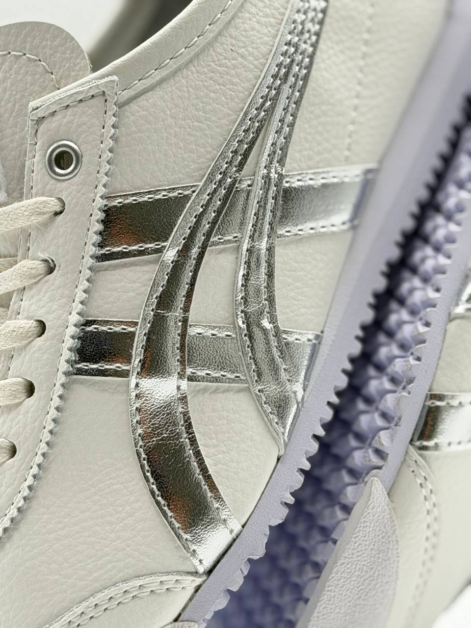Tiger Onitsuka Mexico 66 "White/Silver"  | Plateado-Blanco |