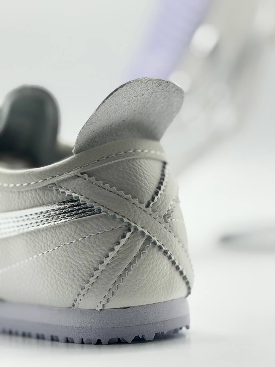 Tiger Onitsuka Mexico 66 "White/Silver"  | Plateado-Blanco |