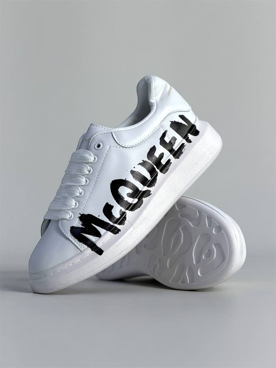 Alexander Mcqueen Graffiti  | Blanco-Negro |