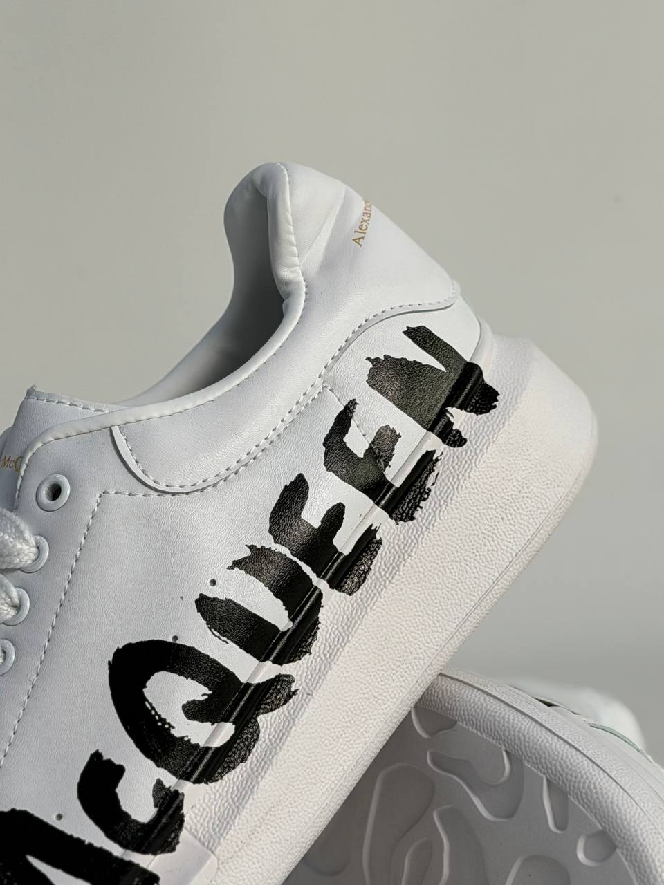Alexander Mcqueen Graffiti  | Blanco-Negro |