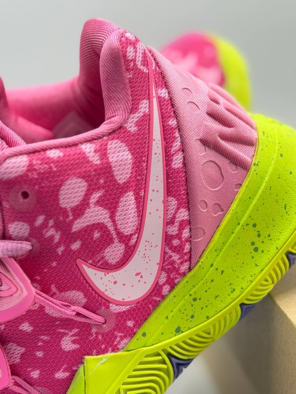 Nike Kyrie 5 "Patrick Star"  | Rosa |