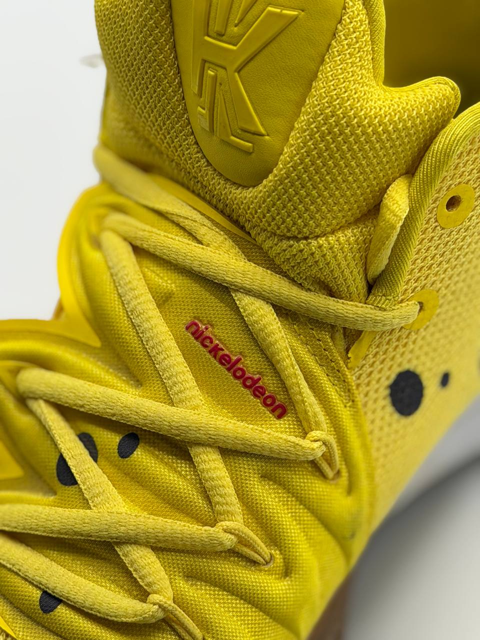 Nike Kyrie 5 Sponge Bob | Amarillo |