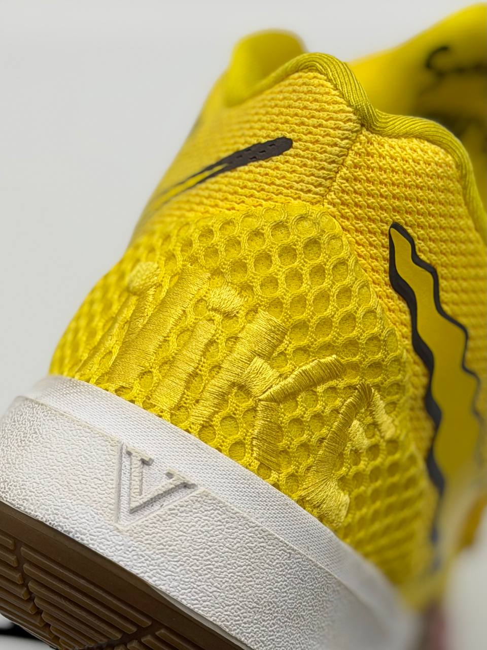 Nike Kyrie 5 Sponge Bob | Amarillo |