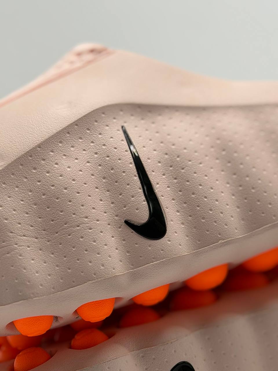 Nike MIND 001 "Sail/Total Orange"  | Rosa-Naranja |