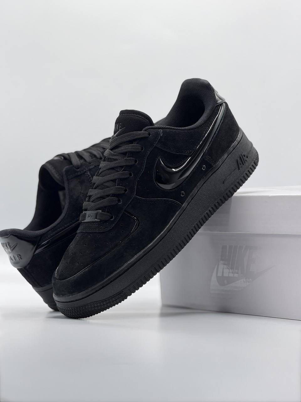 Nike Air Force 1 '07 LV8  | Negro |