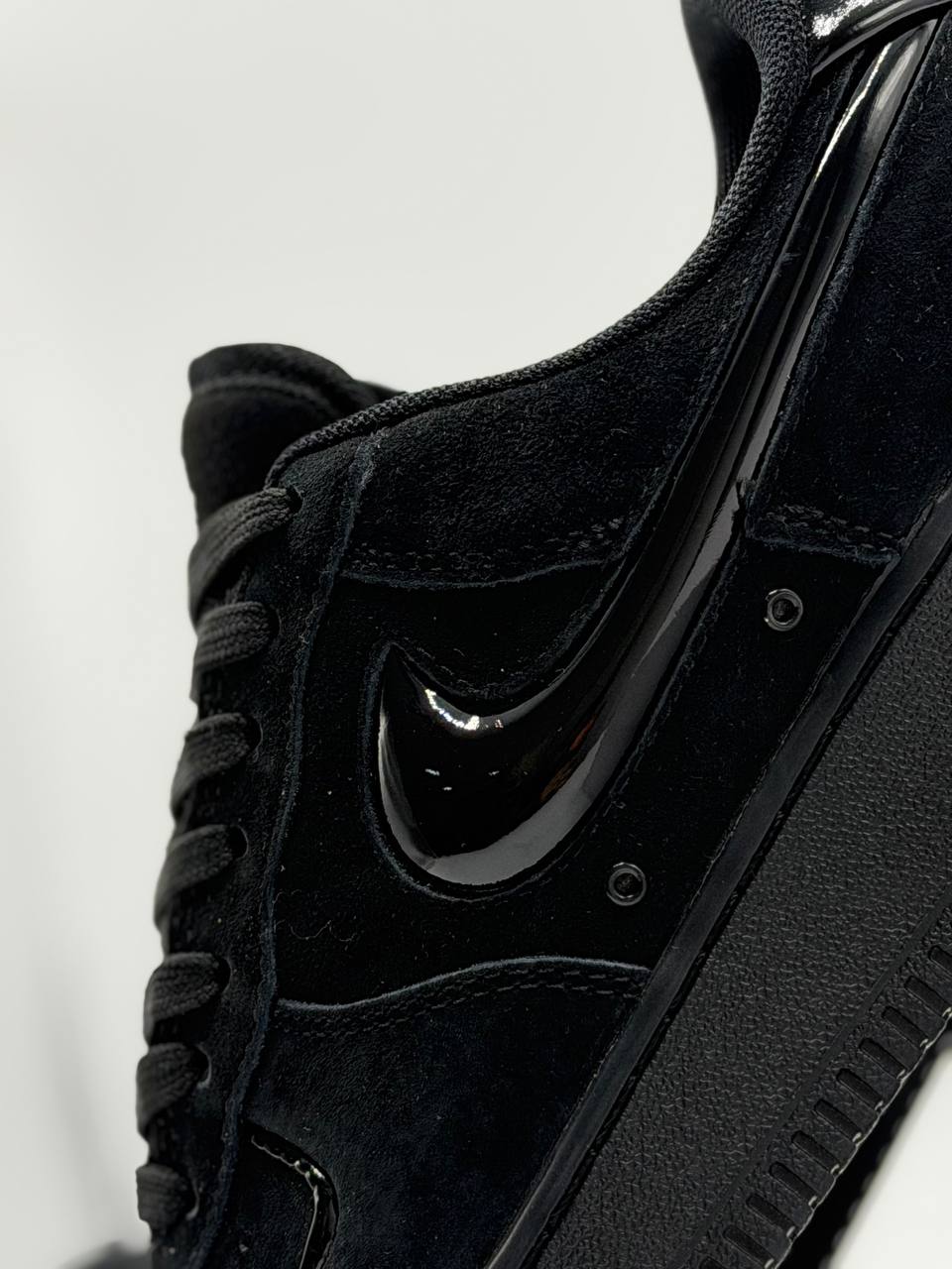 Nike Air Force 1 '07 LV8  | Negro |