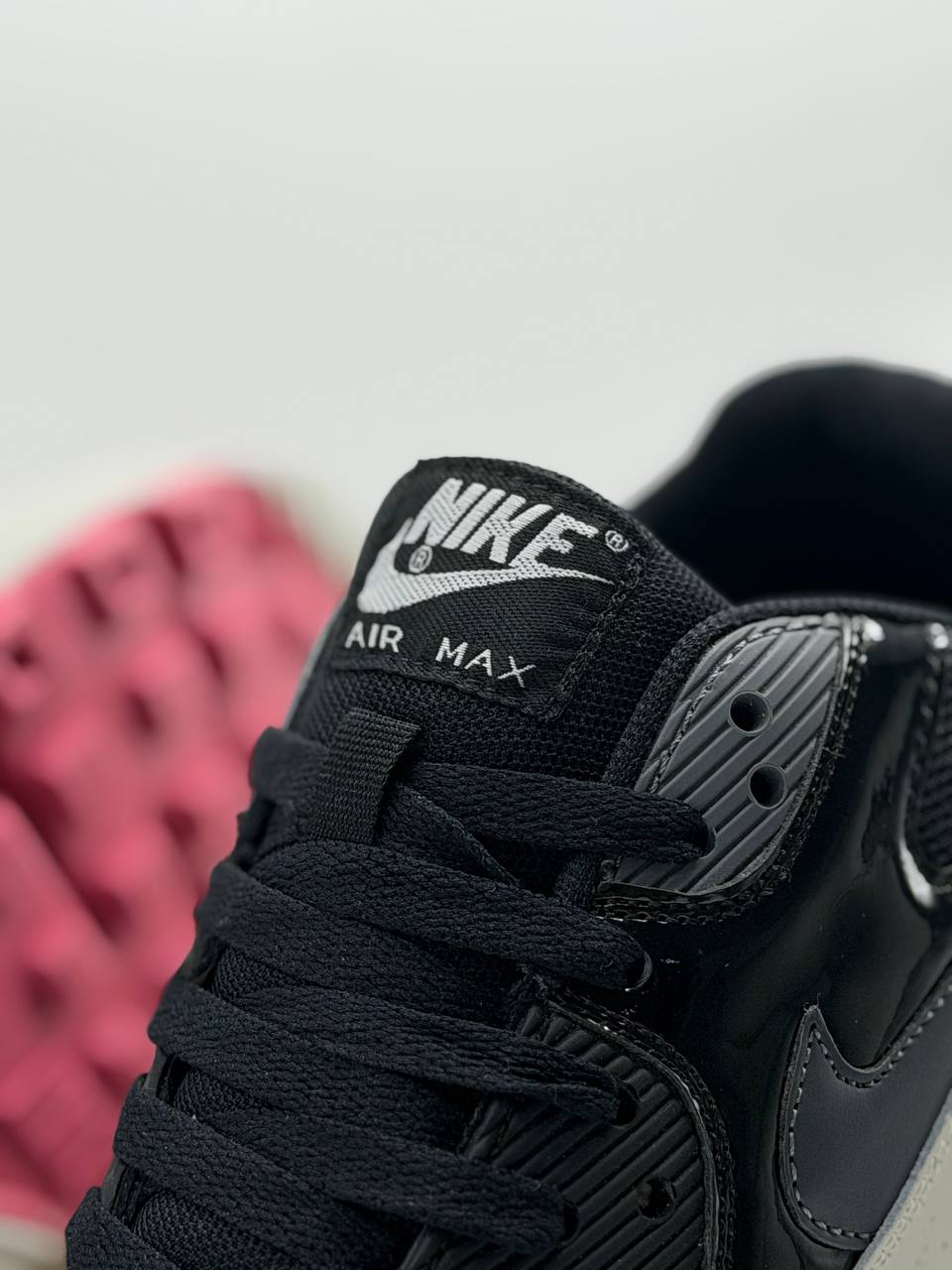 Nike Air Max 90 – Anthracite  | Blanco-Negro-Rojo