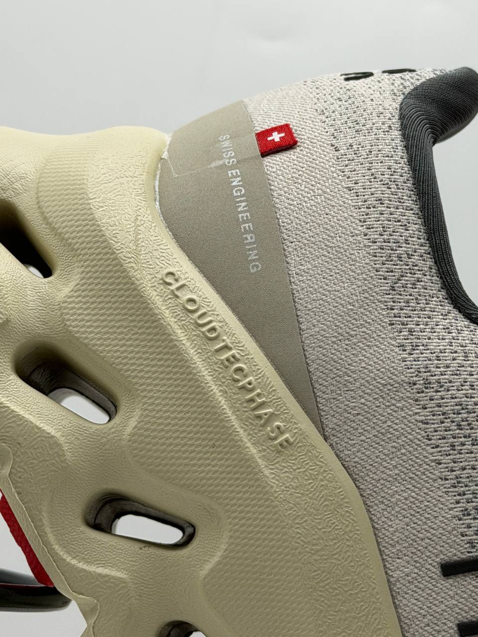 On Running Cloudtilt "Rock Sand"  | Beige-Gris
