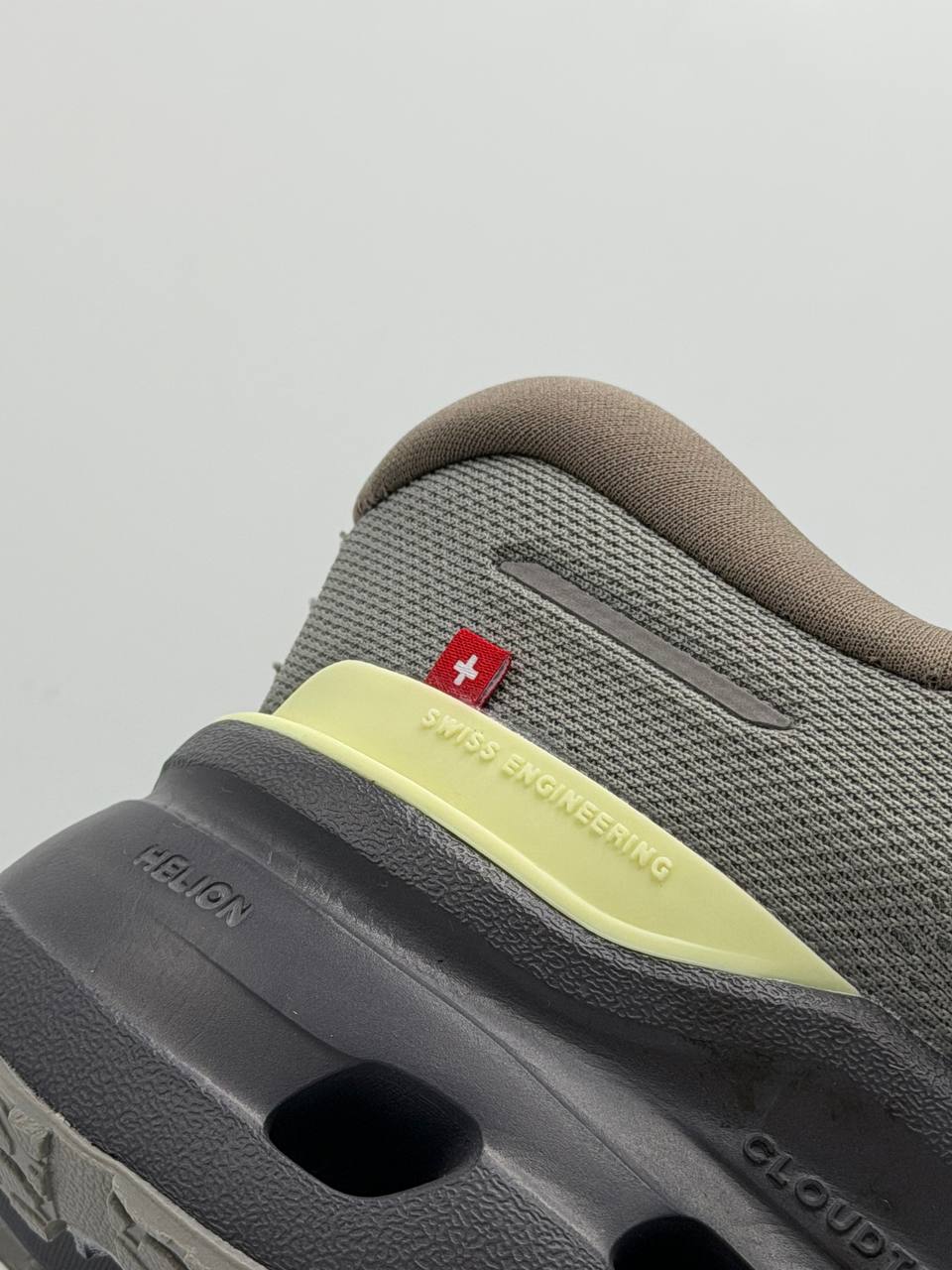 On Running Cloudsurfer | Gris