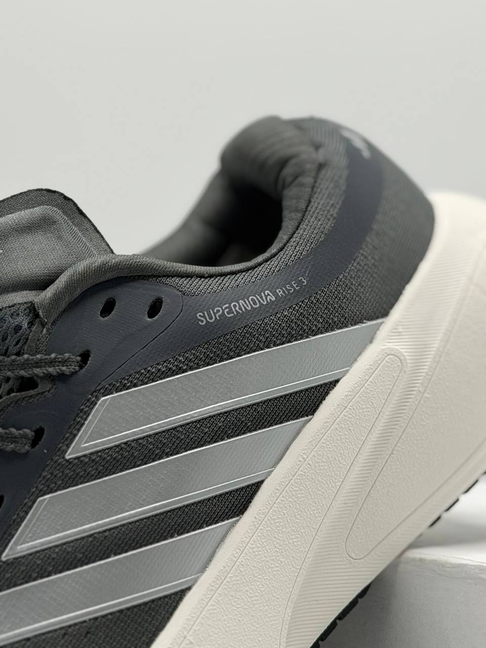 Adidas Supernova Rise 3 | Gris-Blanco
