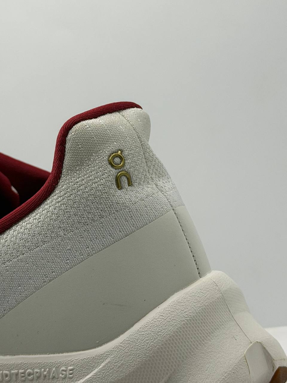 On Cloud Tilt | Beige-Rojo
