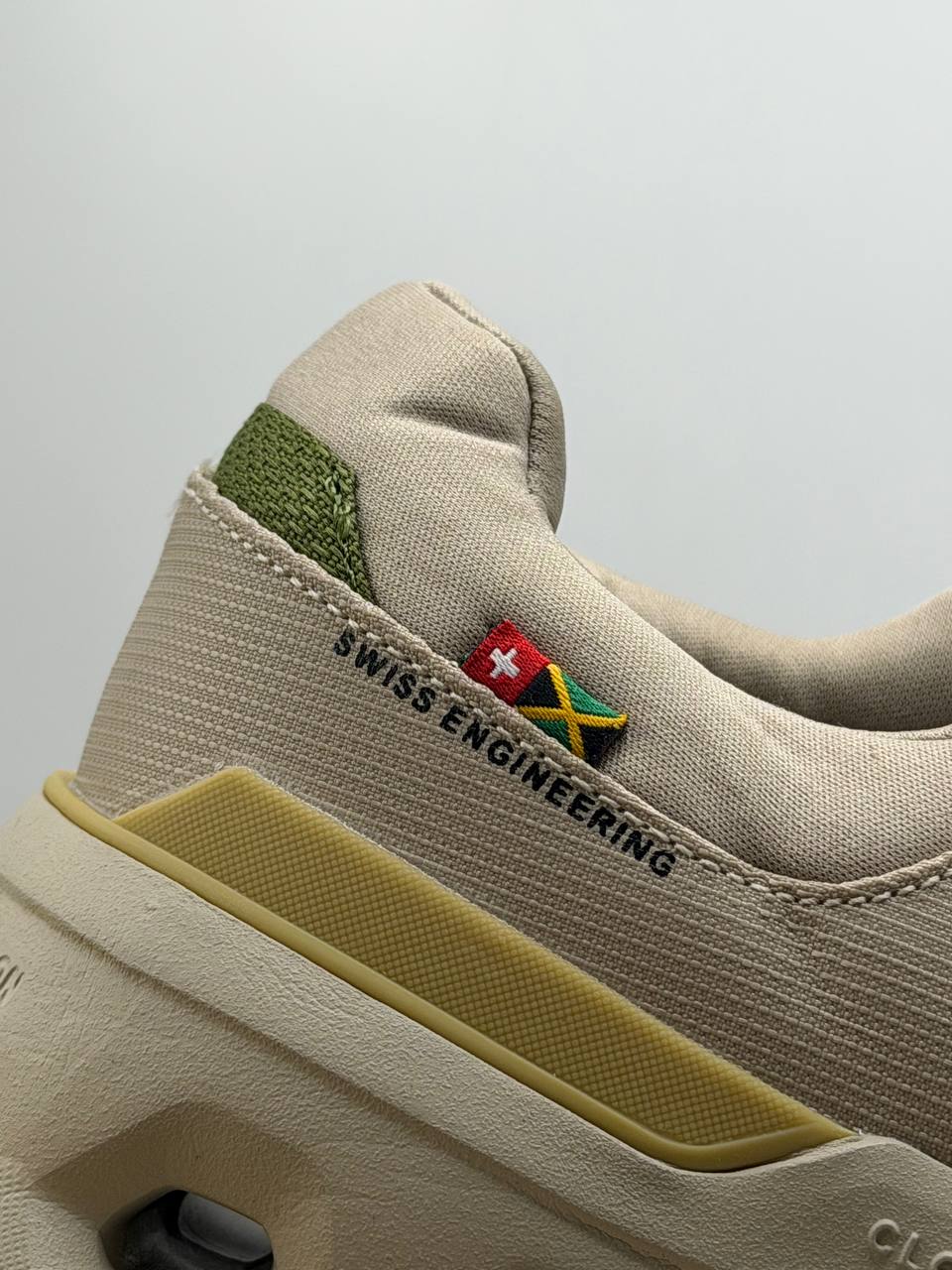 On Running Cloudrunner 2 | Beige