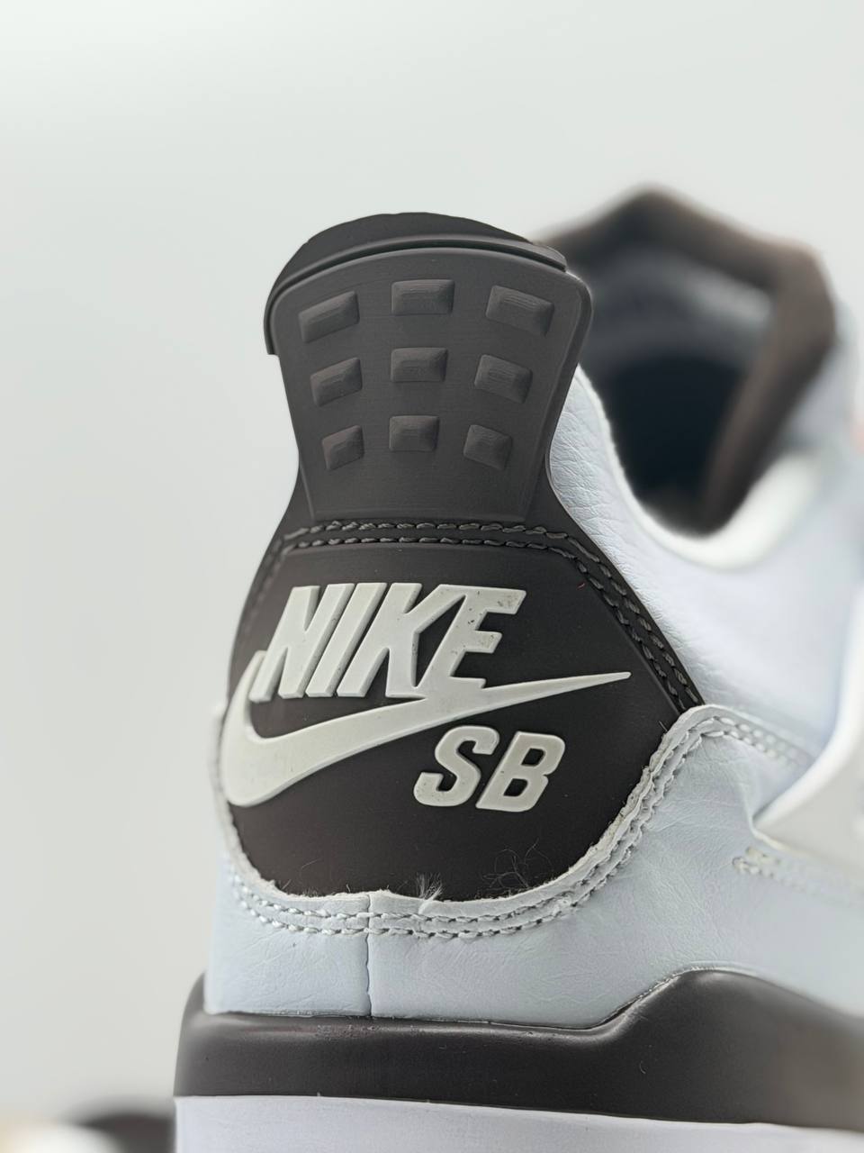Nike Air Jordan 4 x Ma Marine “Mocha” | Blanco-Marron