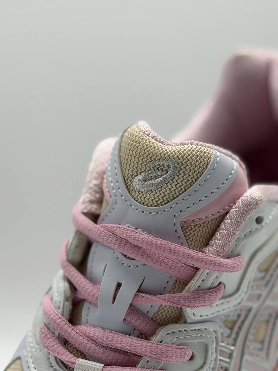 Asics Gel NYC x Kicki Yang Zhang | Blanco-Rosa