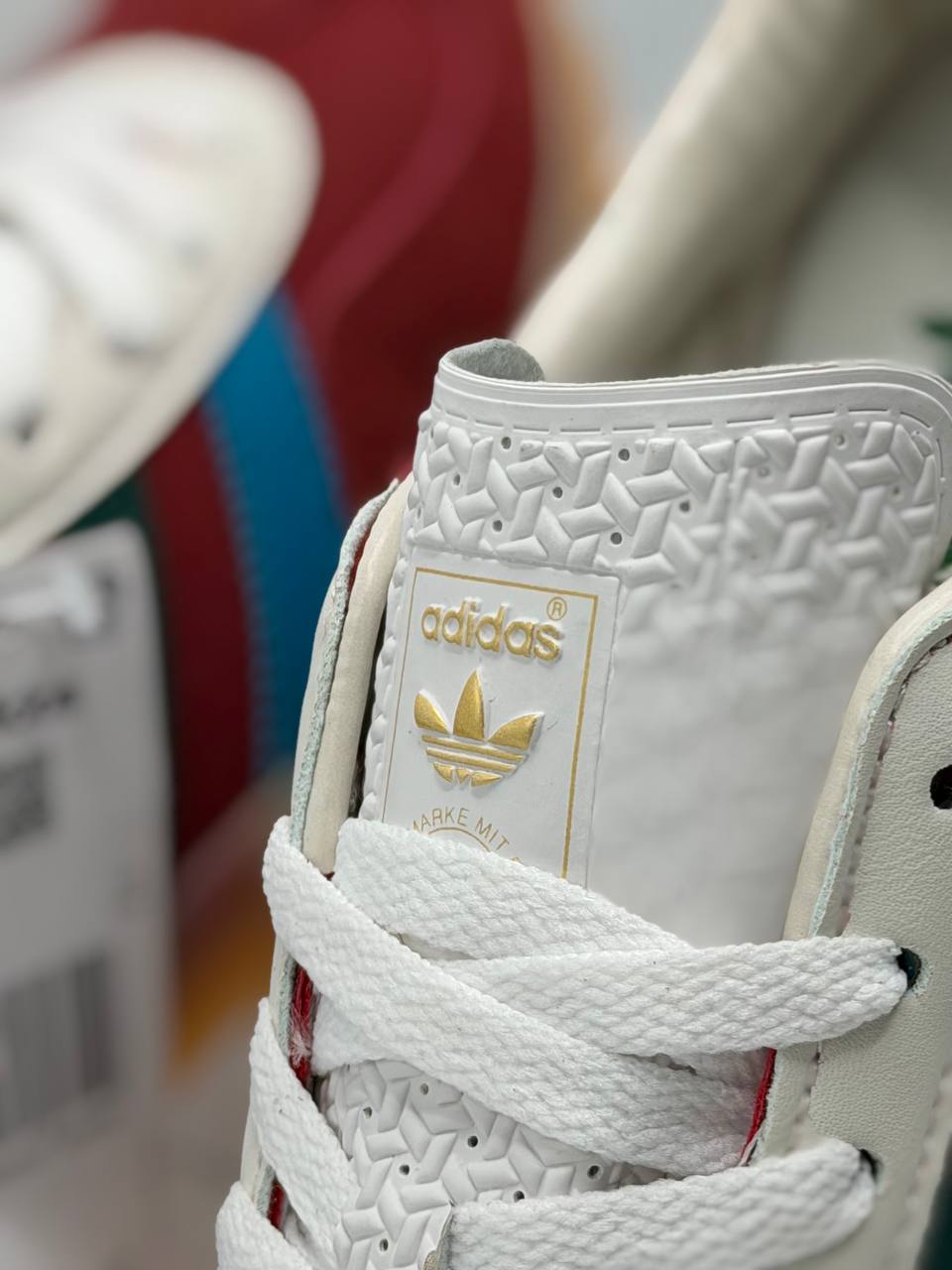 Adidas Gazelle Indoor "Collegiate Burgundy" | Rojo-Azul-Blanco