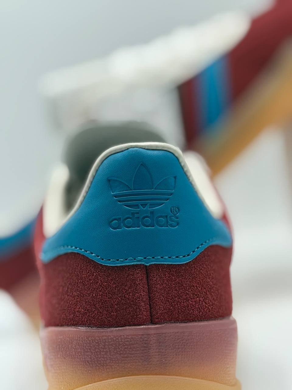 Adidas Gazelle Indoor "Collegiate Burgundy" | Rojo-Azul-Blanco