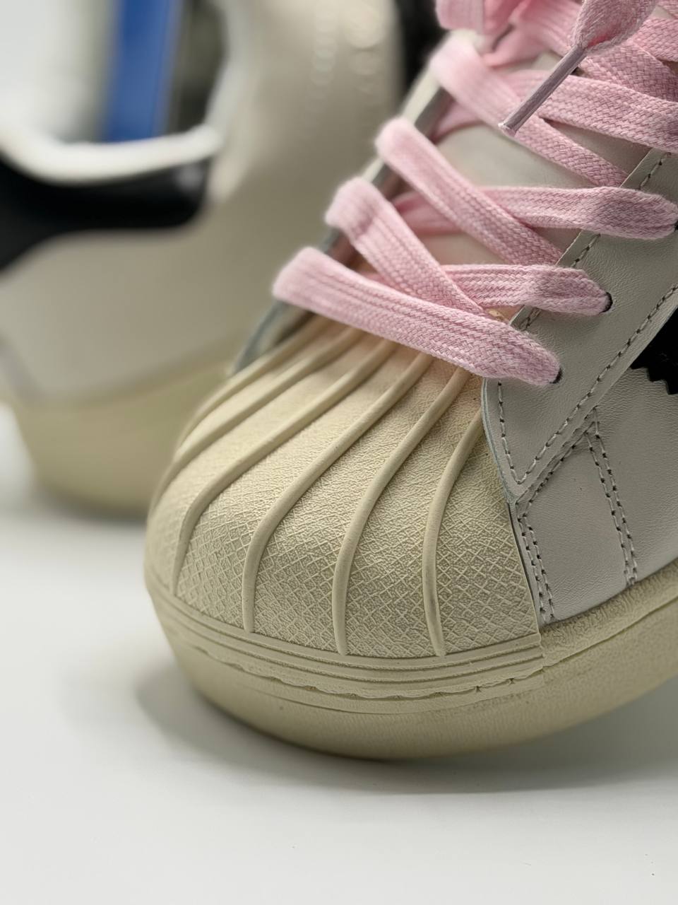 Adidas Superstar 92 X Pharrell Williams | Blanco-Negro-Rosa