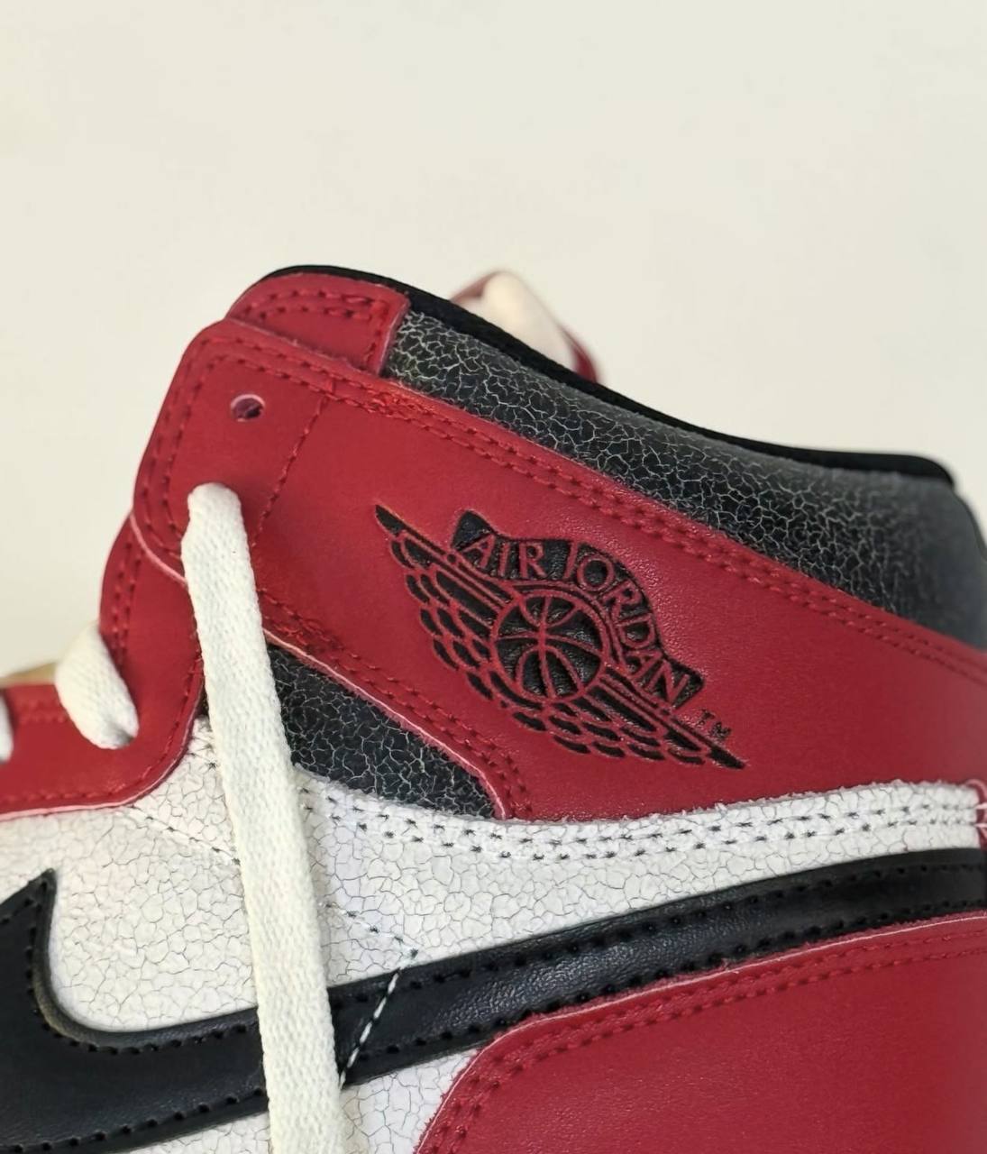 Nike Air Jordan 1 Retro High OG "Chicago Lost and Found" | Blanco-Negro-Rojo