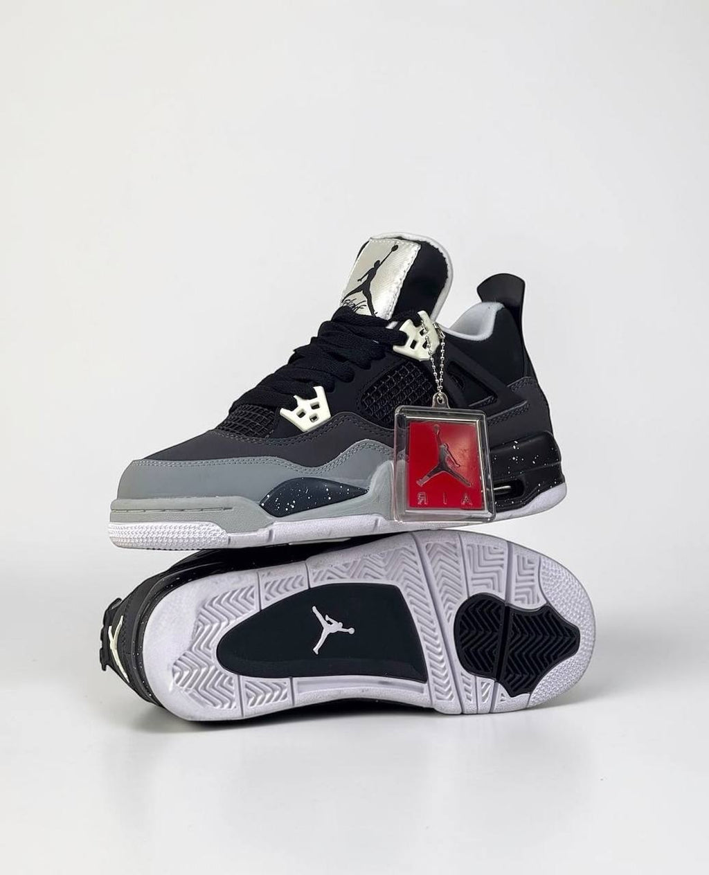 Nike Air Jordan 4 Retro "Fear" | Blanco-Negro