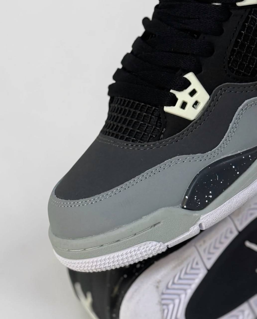 Nike Air Jordan 4 Retro "Fear" | Blanco-Negro