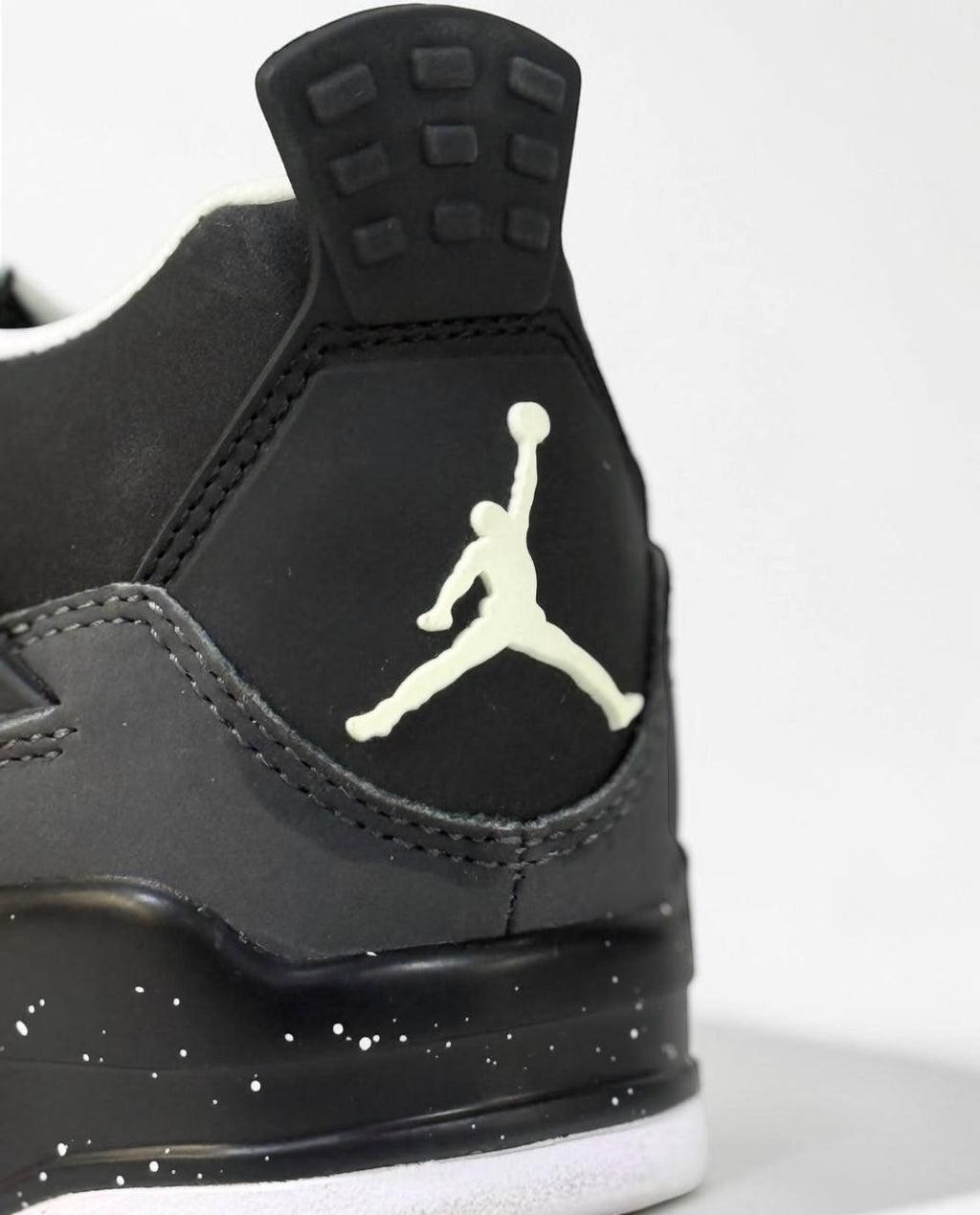 Nike Air Jordan 4 Retro "Fear" | Blanco-Negro