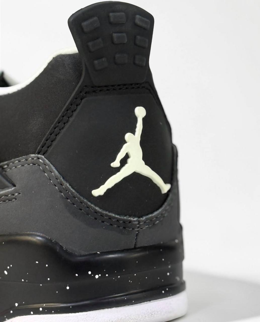 Nike Air Jordan 4 Retro "Fear" | Blanco-Negro
