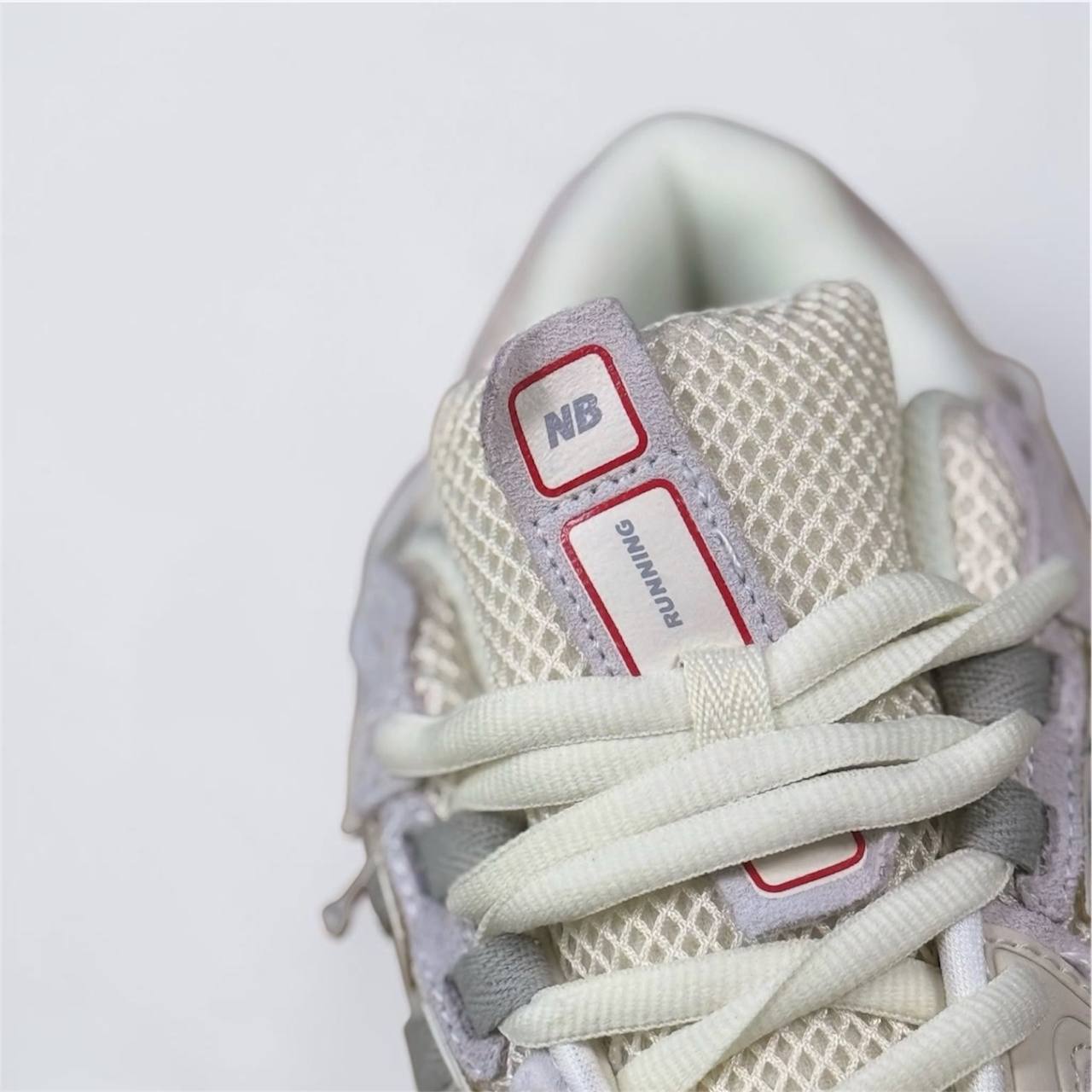 New Balance 1906A "Sea Salt Astro Dust" | Blanco-Rojo