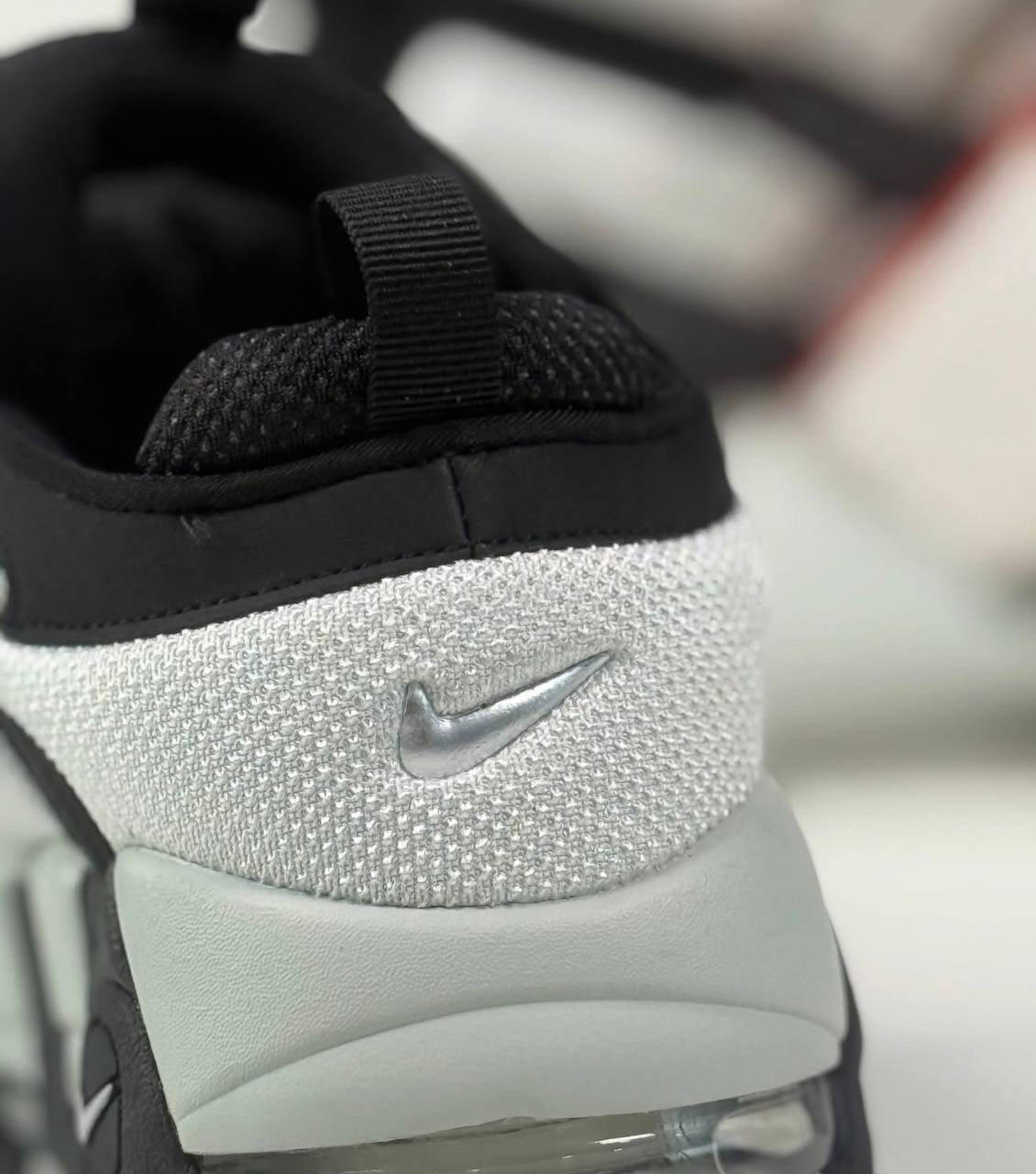 Nike Air More Uptempo Low | Negro-Blanco