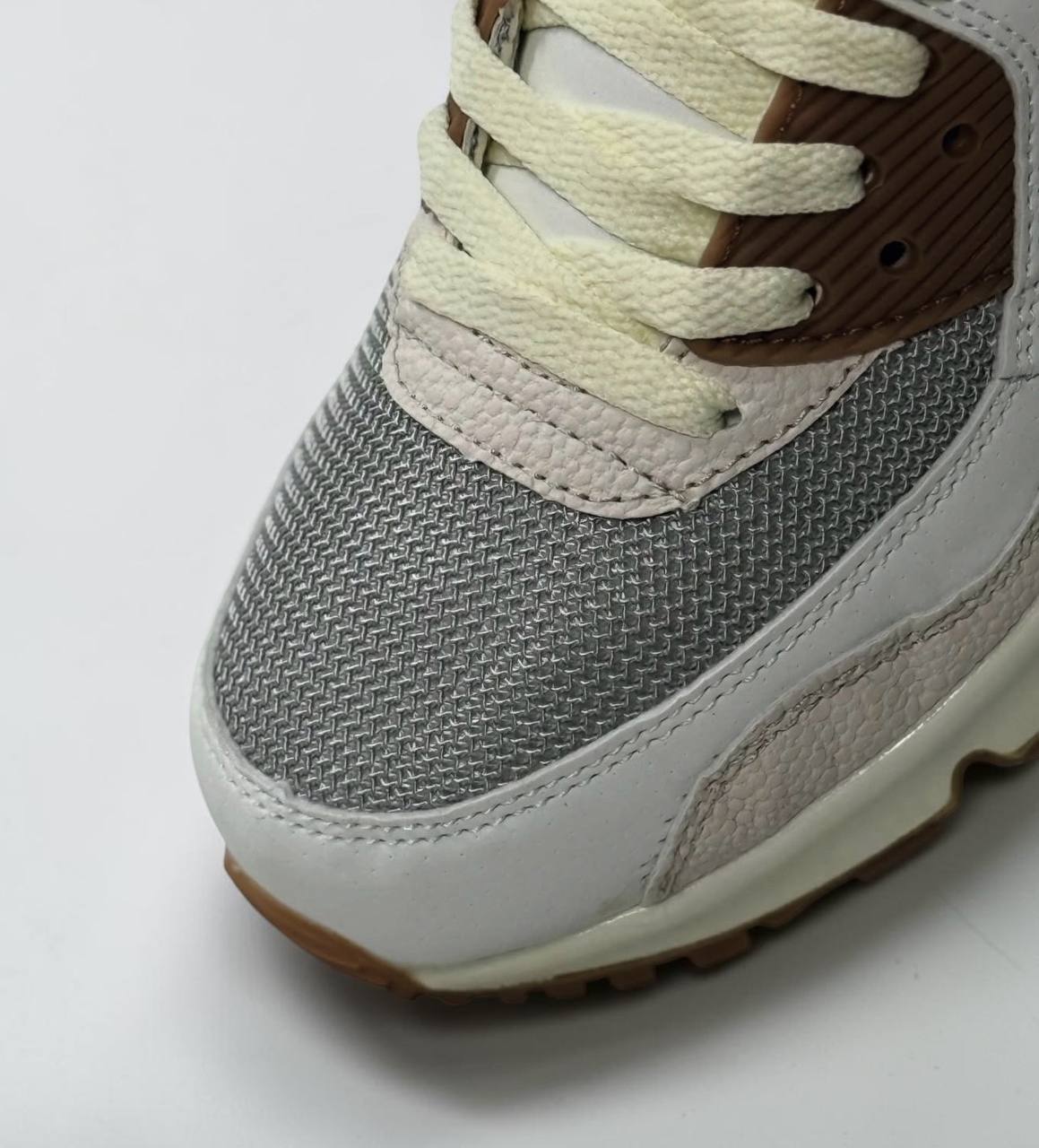 Nike Air Max 90 SP x Patta "Particle Grey / Coconut Milk" | Beige