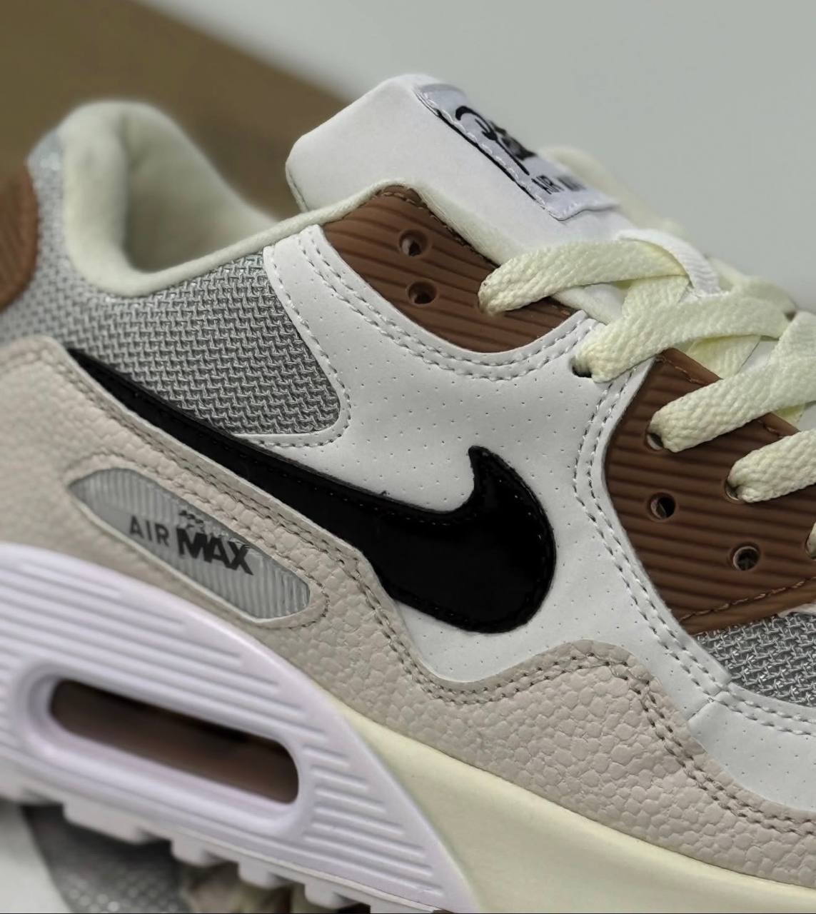 Nike Air Max 90 SP x Patta "Particle Grey / Coconut Milk" | Beige