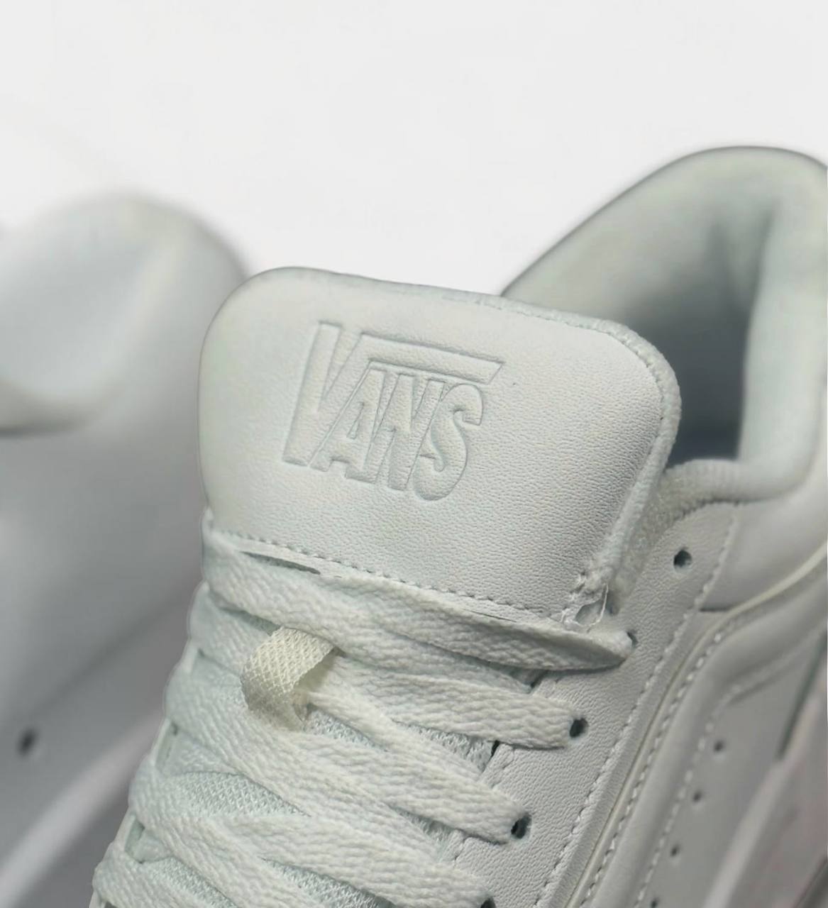 Vans Hylane White/Gum | Blanco