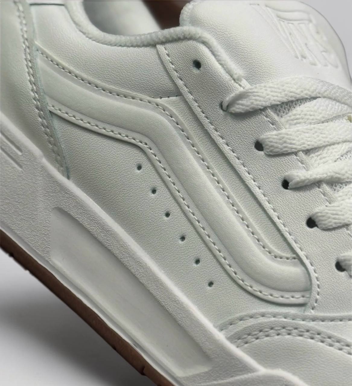 Vans Hylane White/Gum | Blanco