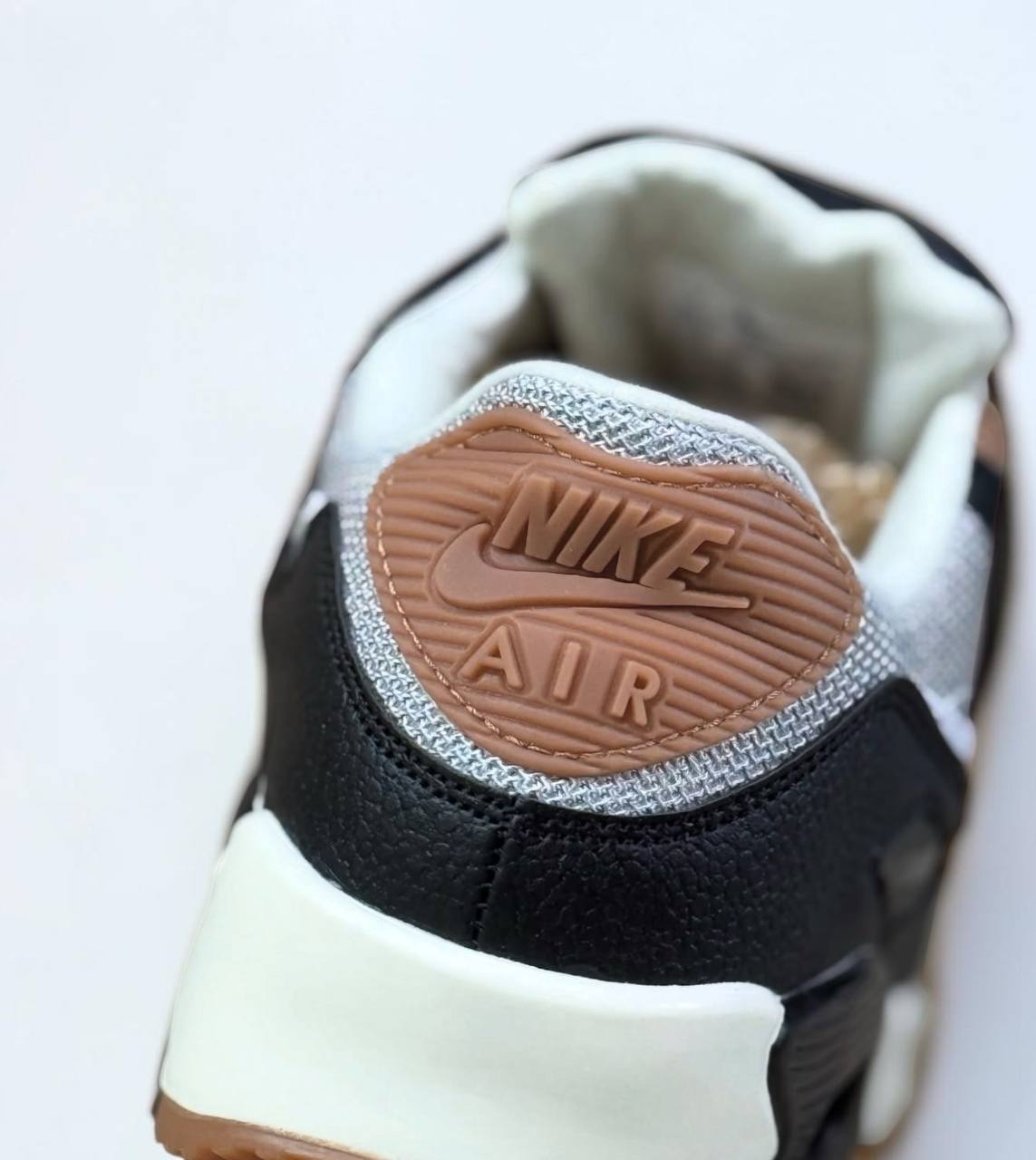 Nike Air Max 90 SP Waves x Patta "Black/Particle Grey" | Negro-Gris-Marron
