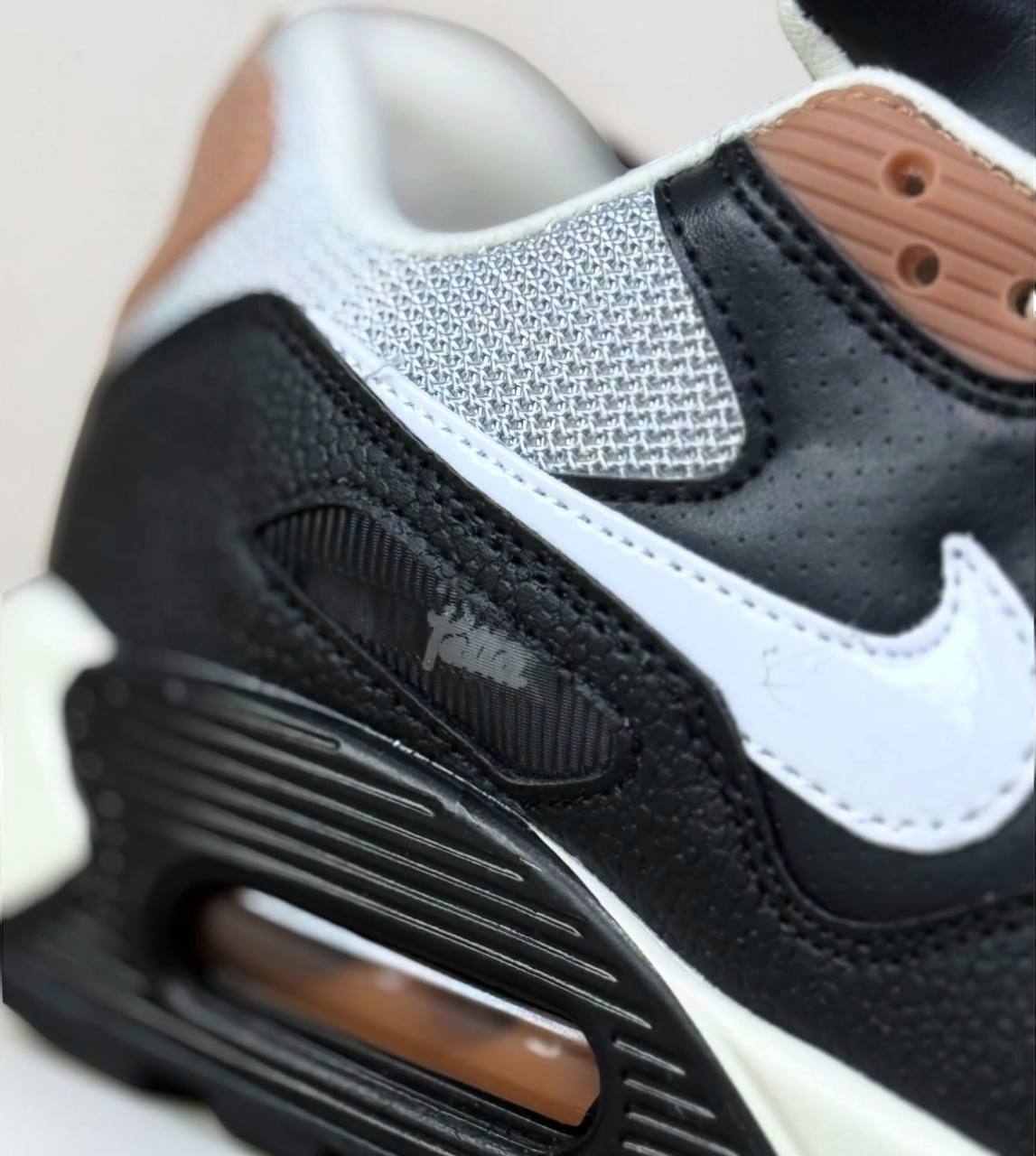 Nike Air Max 90 SP Waves x Patta "Black/Particle Grey" | Negro-Gris-Marron