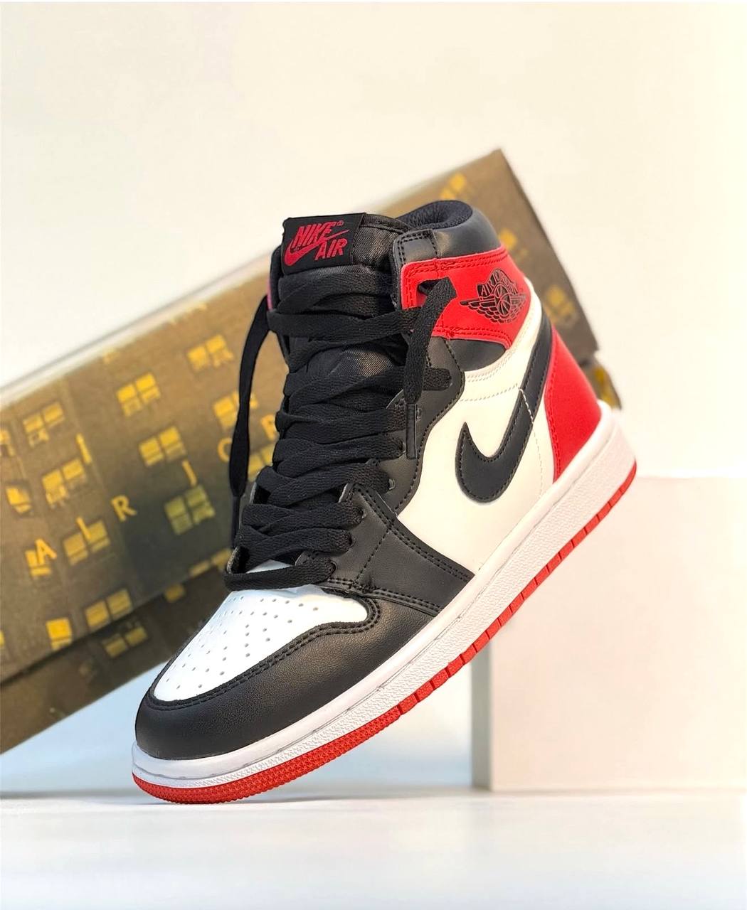 Nike Air Jordan 1 Retro High OG "Black Toe" | Blanco-Negro-Rojo