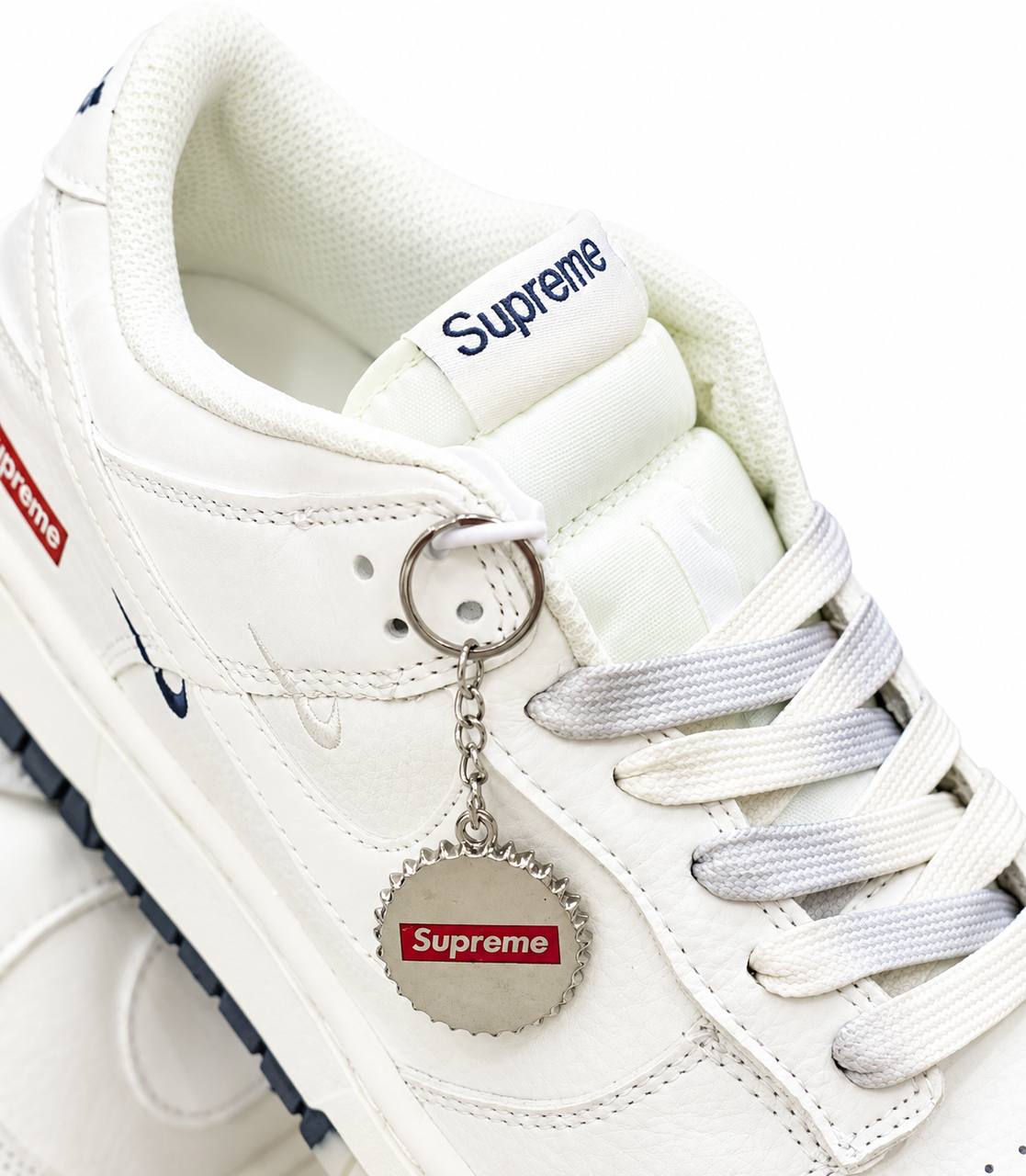 Nike SB Dunk Low x Supreme | Blanco
