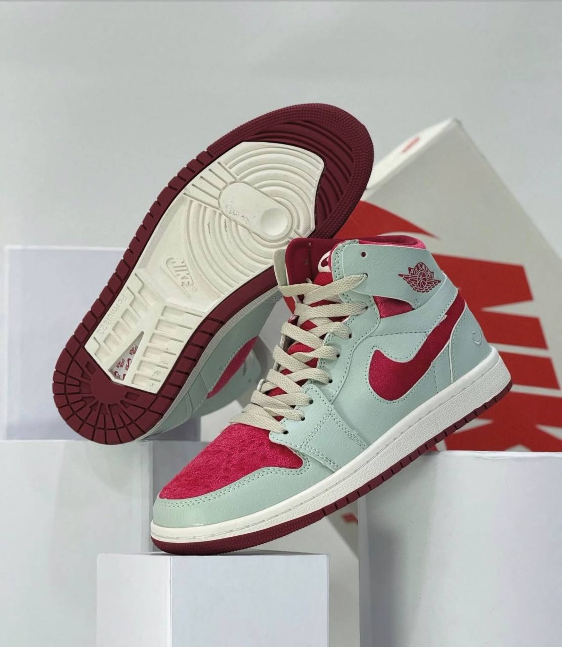 Air Jordan 1 High Zoom CMFT 2 “Valentine’s Day” | Verde-Rojo