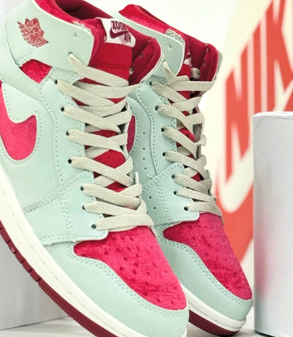 Air Jordan 1 High Zoom CMFT 2 “Valentine’s Day” | Verde-Rojo