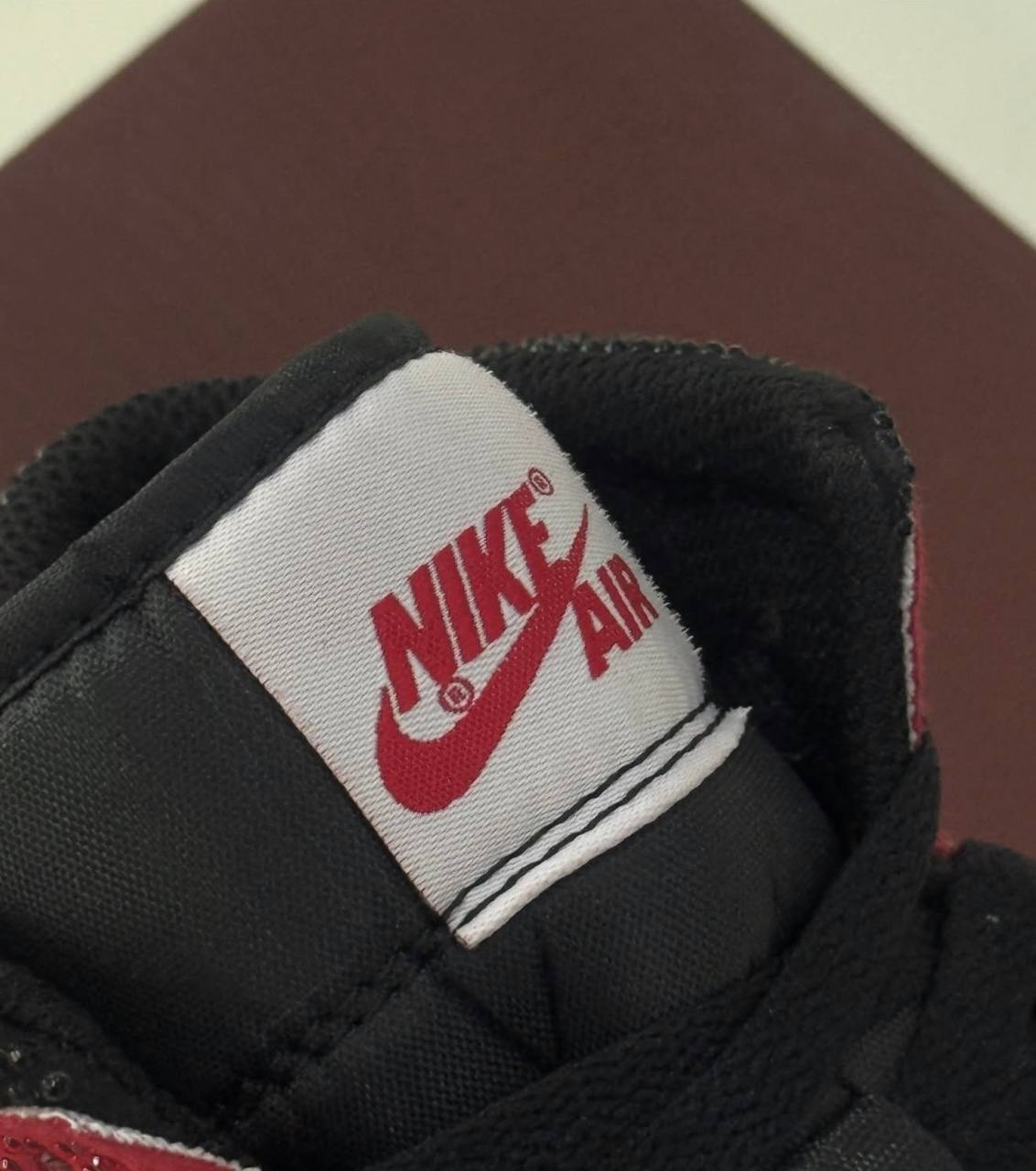 Air Jordan 1 Chicago Black Swarovski | Negro-Rojo