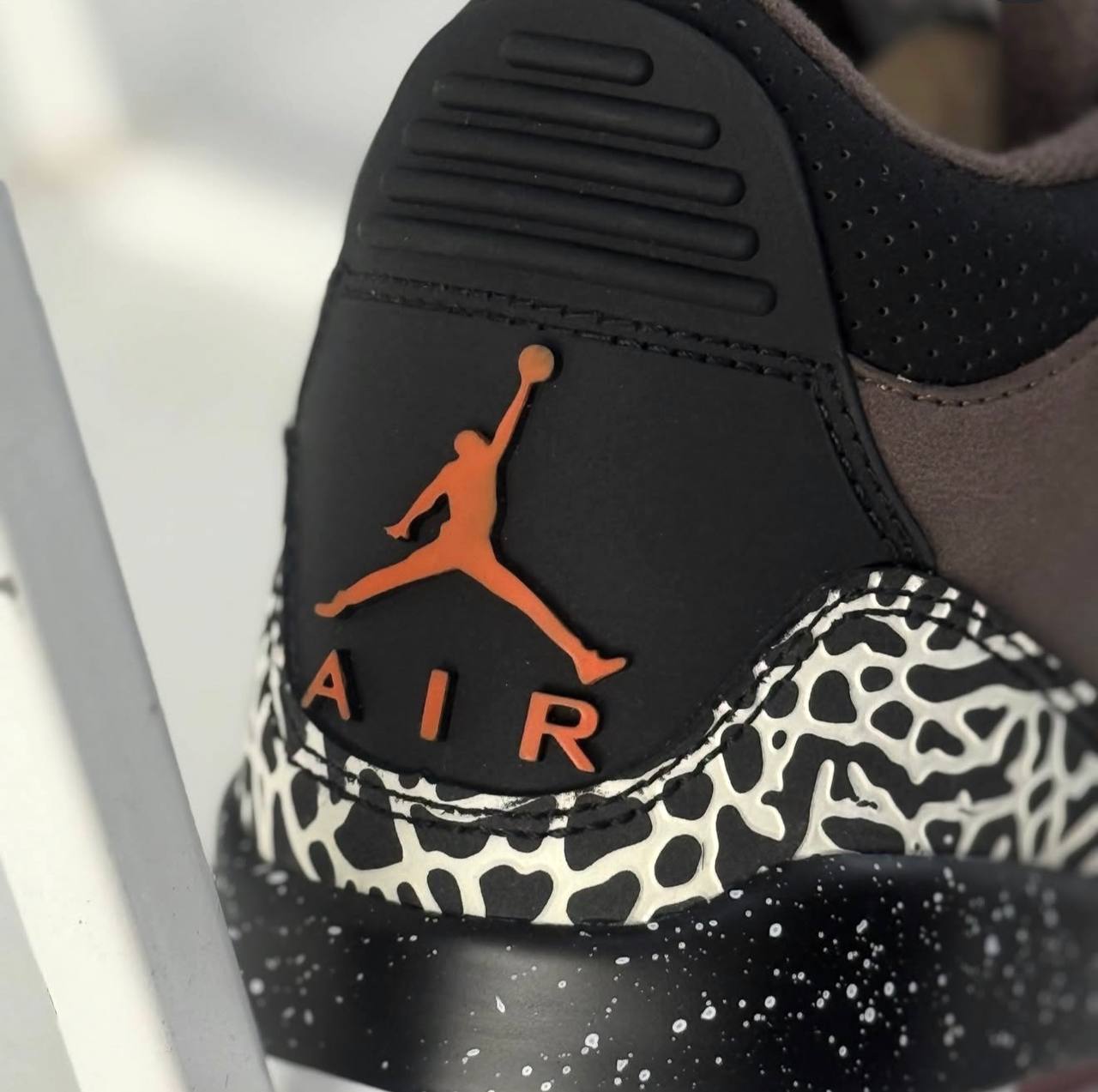 Air Jordan 3 Retro "Fear" | Marron