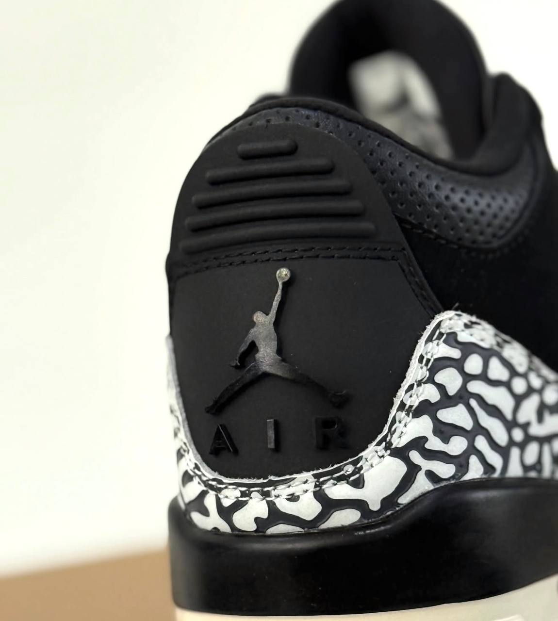 Air Jordan 3 Retro "Off Noir" | Negro