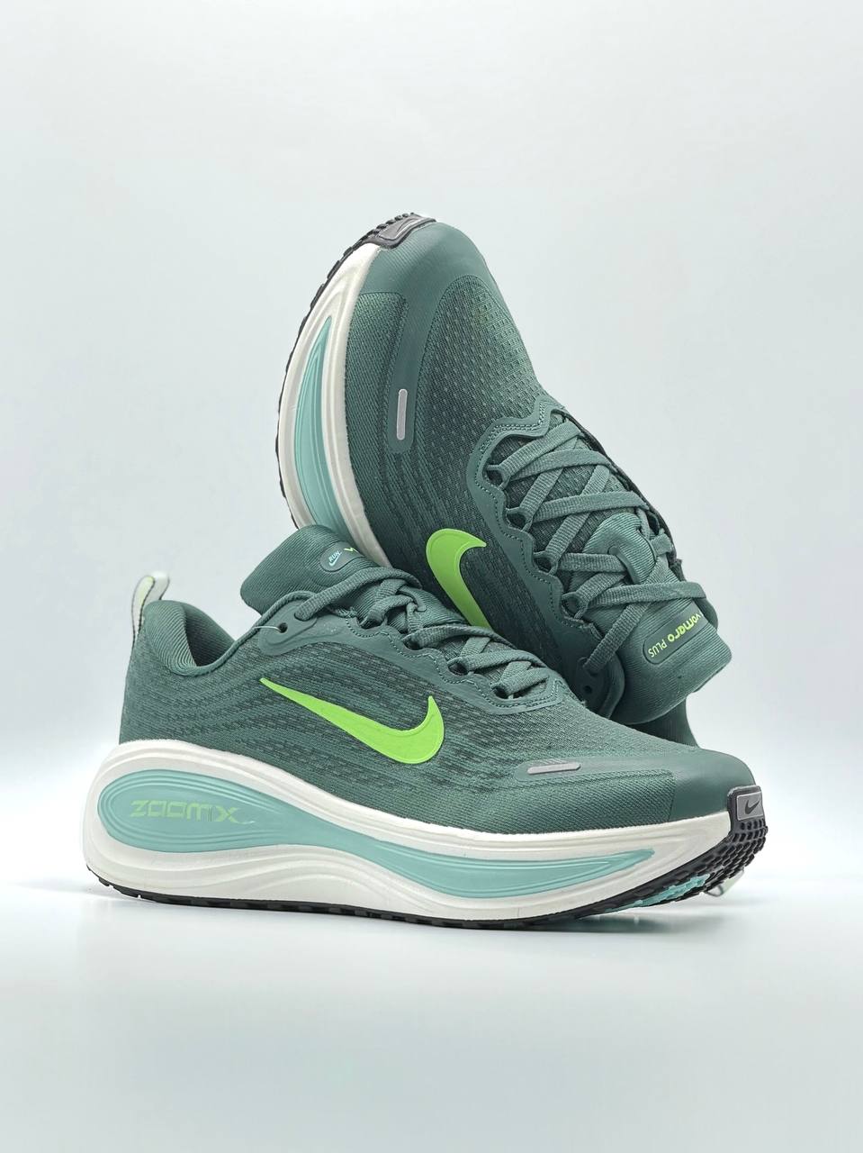 Nike Vomero Plus | Verde